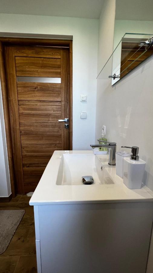 Styry Pory Roku Apartment Gron Exterior photo