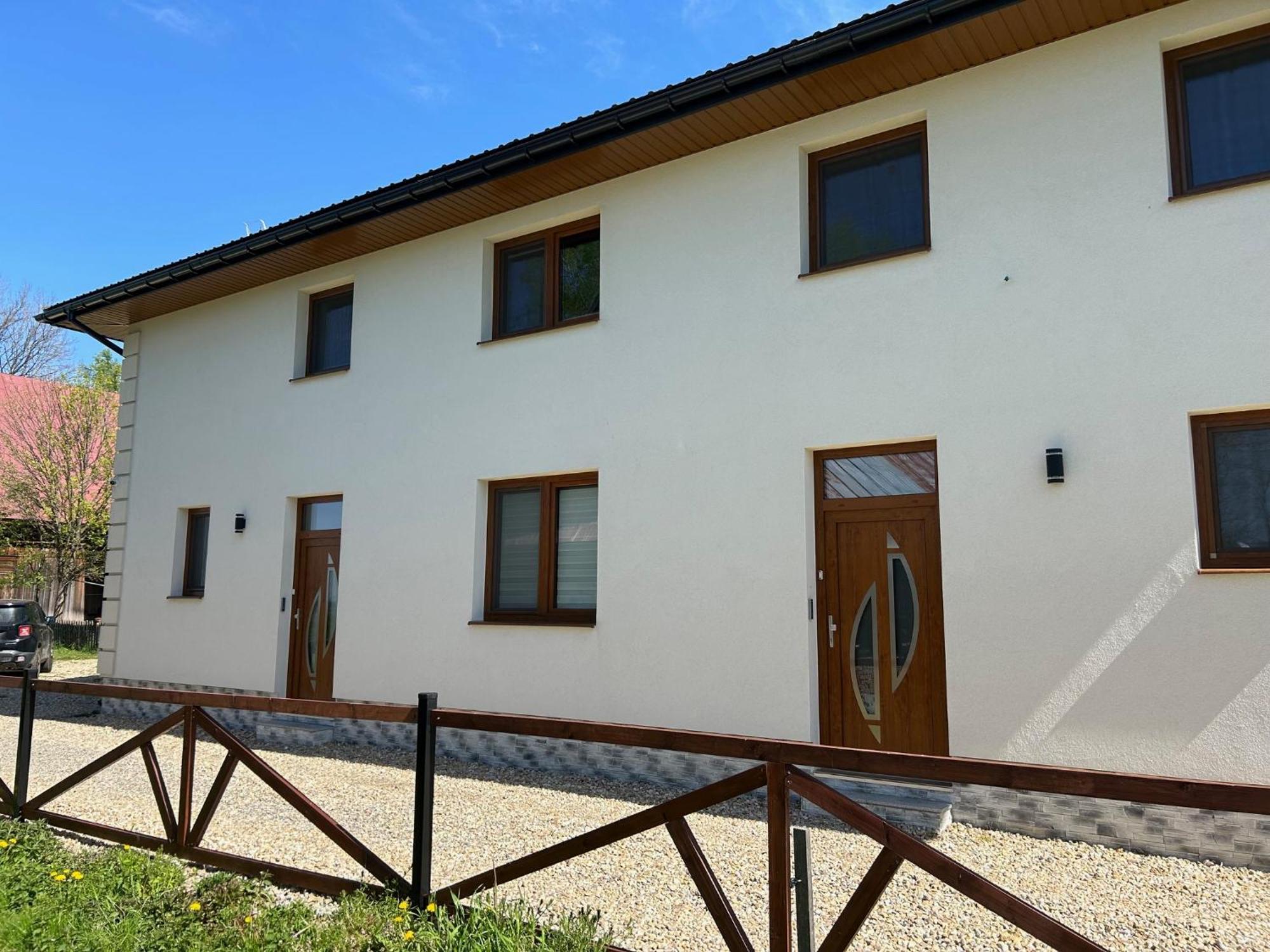 Styry Pory Roku Apartment Gron Exterior photo